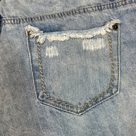 Rue 21 Distressed Denim Shorts - Picture 5 of 10